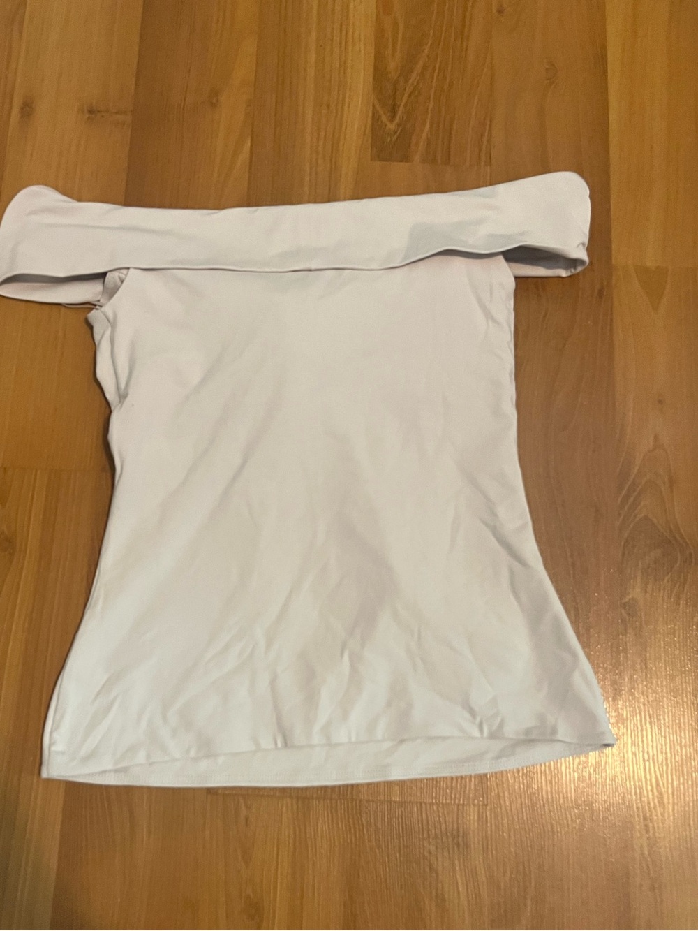 Babaton x Aritzia "Contour Twist Off-Shoulder Top" - Picture 6 of 6